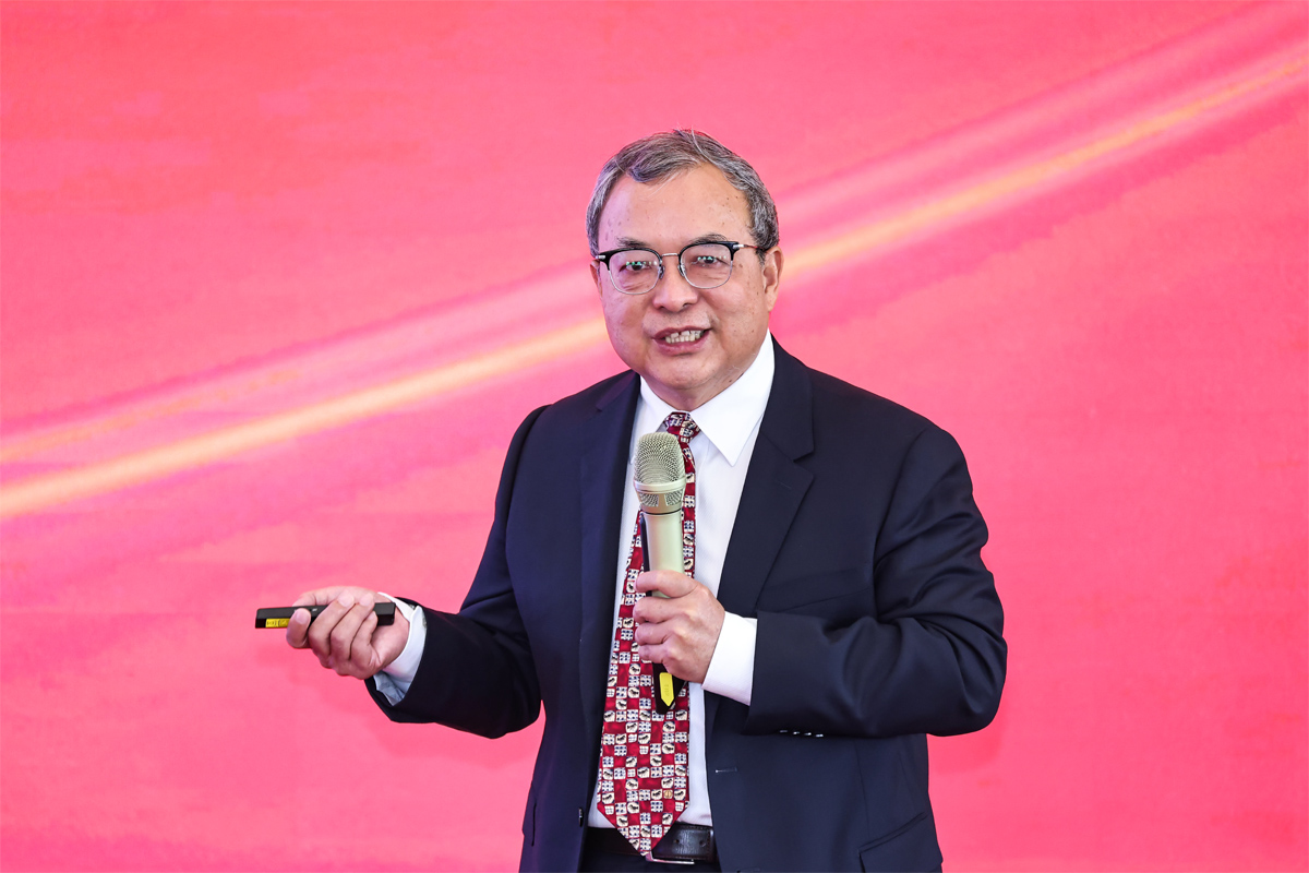 编辑后：图4 陈文辉发表大会演讲.jpg