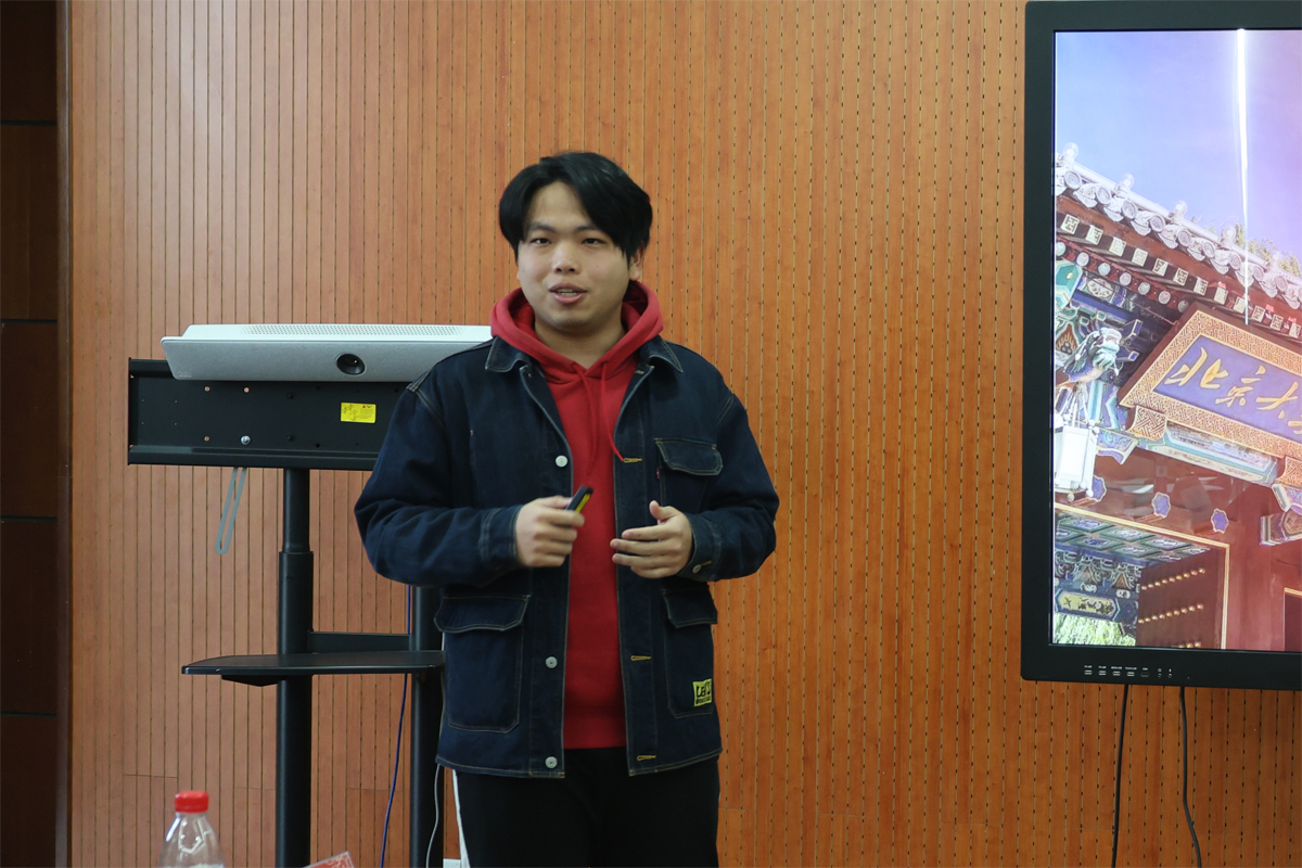 编辑后:图4 学生代表余东扬.jpg