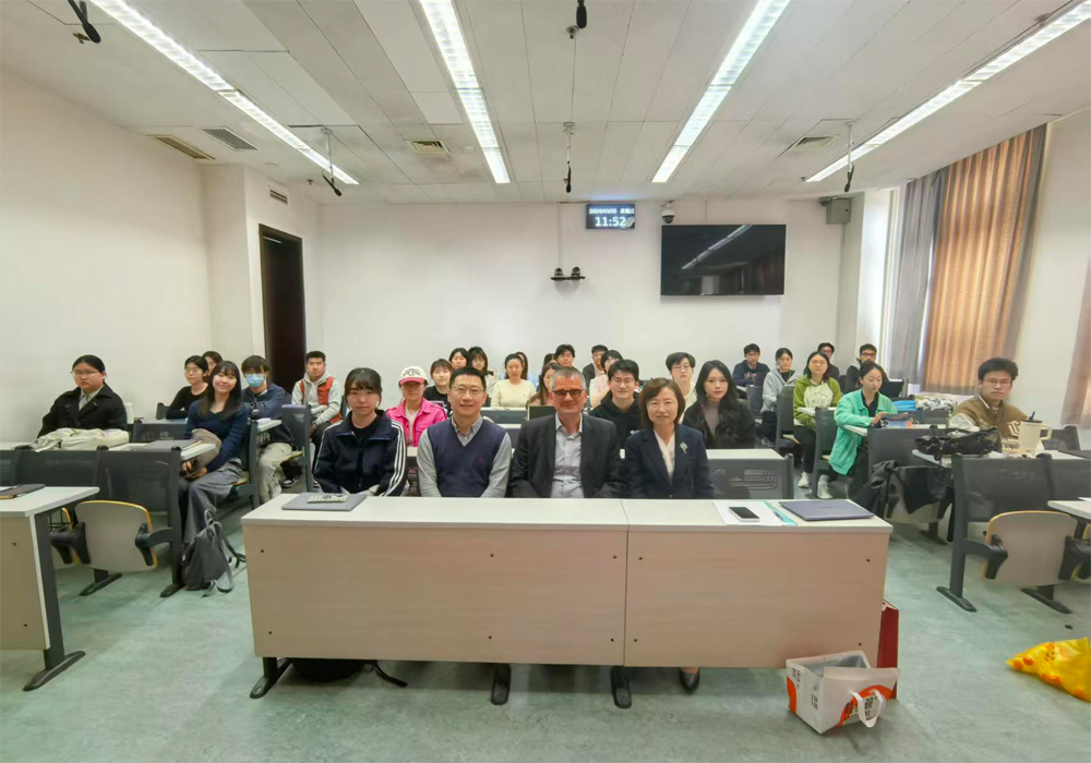 编辑后：图2 会场现场.jpg
