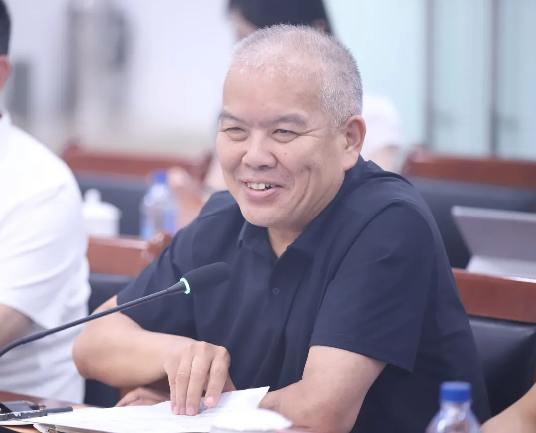 青年教师座谈会02.jpg 青年教师座谈会02.jpg