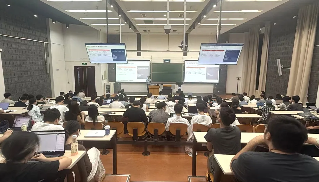 林晓明02.jpg